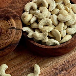 Premium Whole Cashew Nuts – Fresh, Natural, Handpicked | Healthy Snack | Rich Taste | Vegan | No Additives | Packed with Care