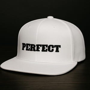 Perfekte flache Bill Snapback Hat | Trendige Baseball Cap, Cooles Geschenk, Freizeitkleidung, Streetwear Accessoire, Unisex Mode