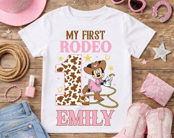 Diseño de camiseta de cumpleaños para niña con nombre personalizado de Minnie vaquera para primer rodeo PNG Descarga digital