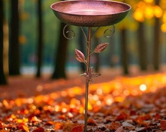 Vasca per uccelli in ferro vintage: robusta decorazione da giardino per esterni