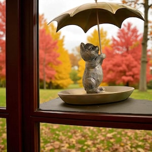 Cat Bird Feeder with Umbrella: Resin Garden Bird Bath Decoration