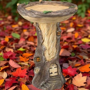 Rustic Tree Stump Bird Feeder: Resin Garden Bird Bath & Ornament