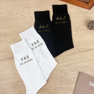 Bestickte Socken, personalisierte Hochzeitssocken für Männer, persönlich gestaltete beste Männersocken, Socken für die Hochzeit, erste Ereignissocken, Hochzeitssocken