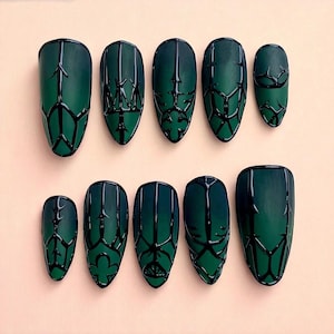 Dark Green Gothic Press On Nails, Black Outline Armor Nail Art, Edgy Fake Nails, Alternative Nails, Cosplay Nails, Reusable Set,Gift For Her