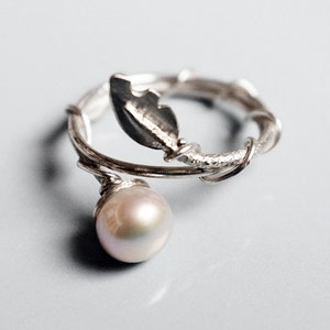 Pearl & Leaf 925 Sterling Silver stacking ring image 1