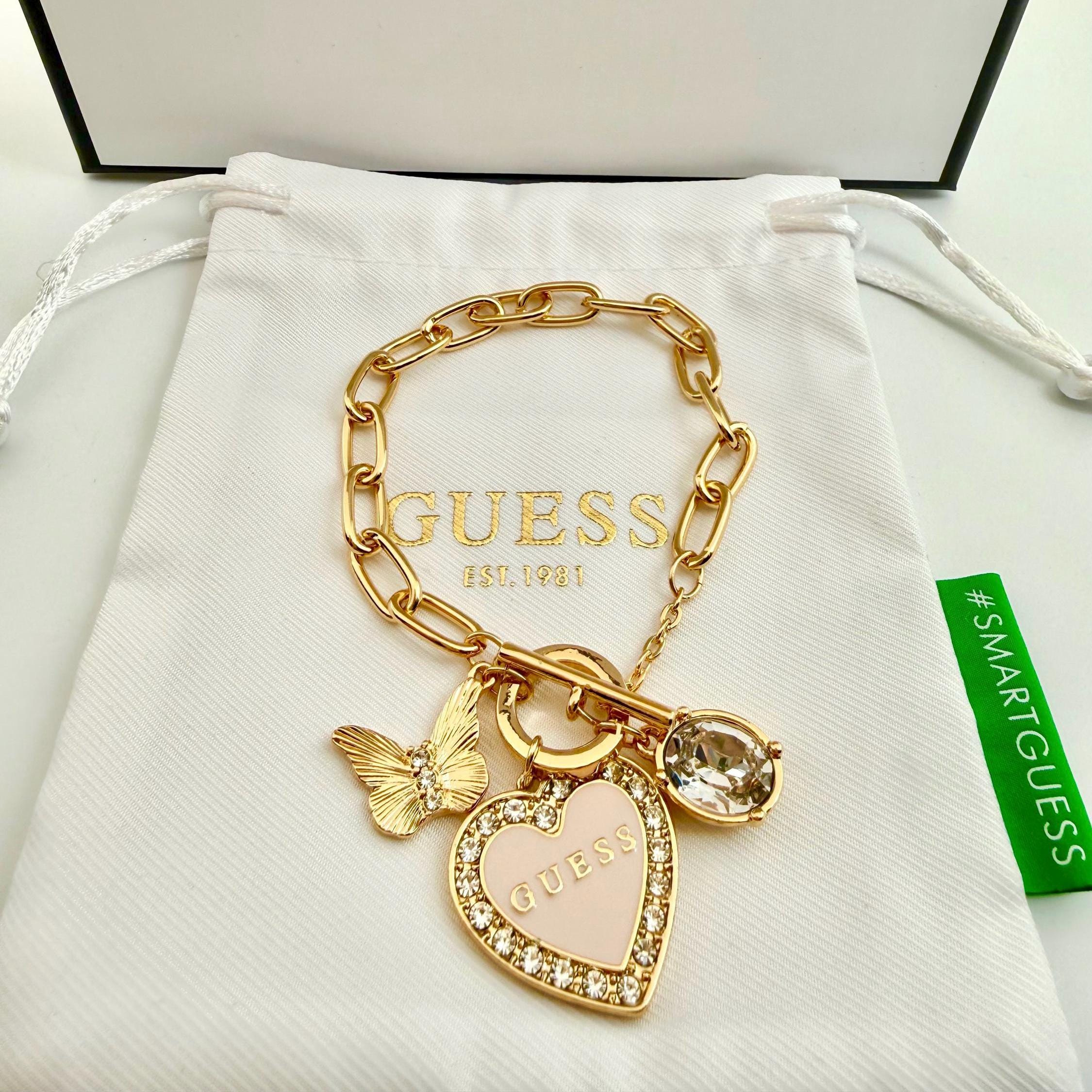 GUESS正規品 ゴールドトーン チャームブレスレット | ピンクハート 