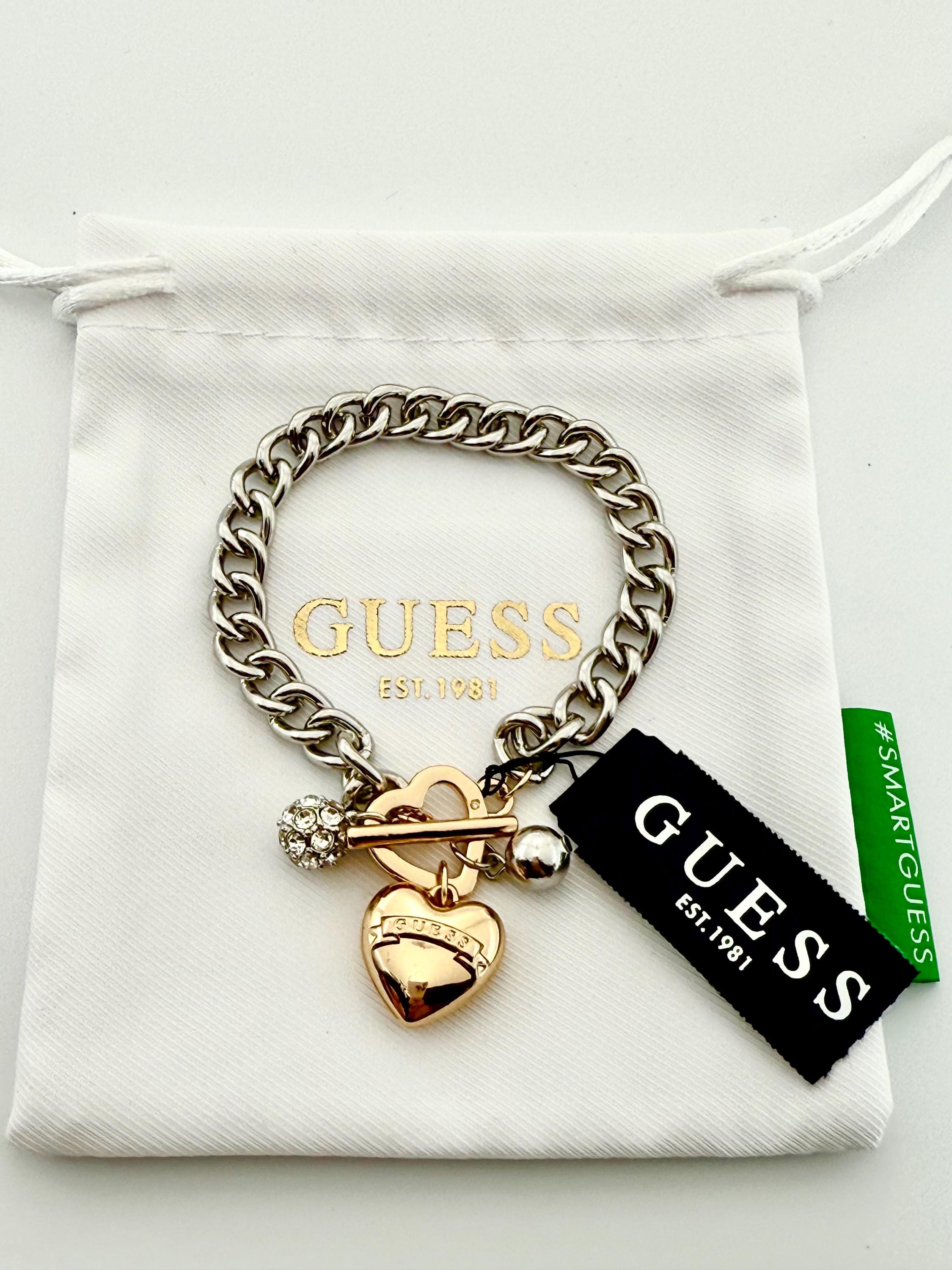 GUESS ツートンチャームブレスレット：シルバーチェーン、ローズ