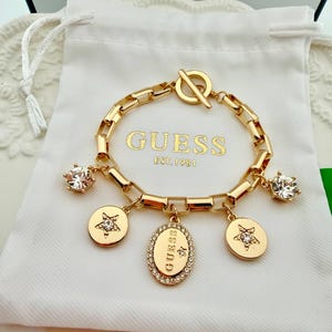 Vintage GUESS Gold Charm Armband | Chunky Toggle Kette, Strass-Sterne (Boxed Geschenk)