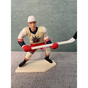 Vintage New York Rangers Hockey Wayne Gretzky Figurine Statue Collectible Decor
