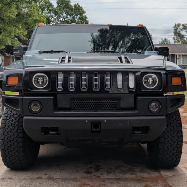 Custom Hummer H2 Grill Inserts – Snap-In, No-Drill, 4 Designs & 9 Colors