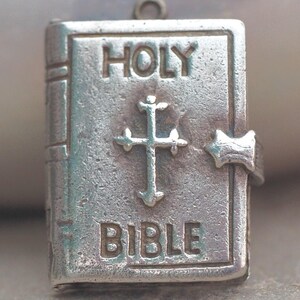Bible vintage silver charm or pendant - Ornate - Opening