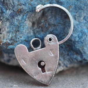 1975 London silver charm bracelet clasp closing padlock