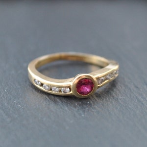 Vintage 18ct Gold Ring Diamond and Ruby Elegant - Etsy