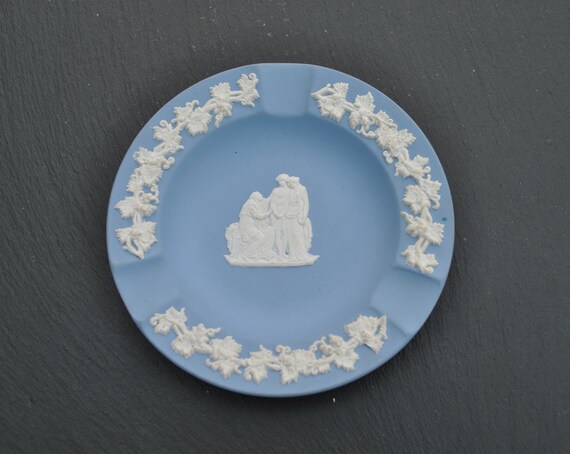 Vintage Wedgwood china trinket dish - Porcelain - Jasperware - Blue and white - Jasperware