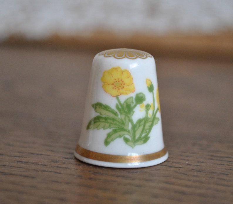 Spode Vintage china thimble Yellow flowers