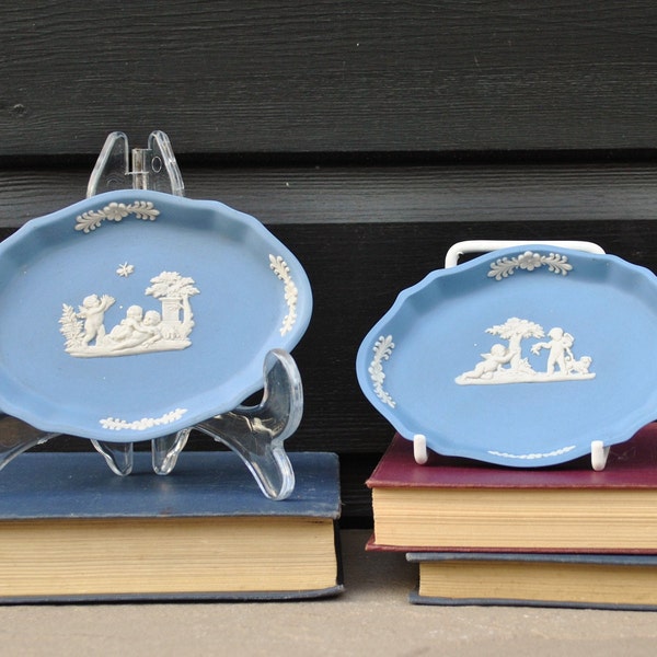 Wedgwood Jasperware china oval trinket dish - Blue and white pin dish - Vintage home decor