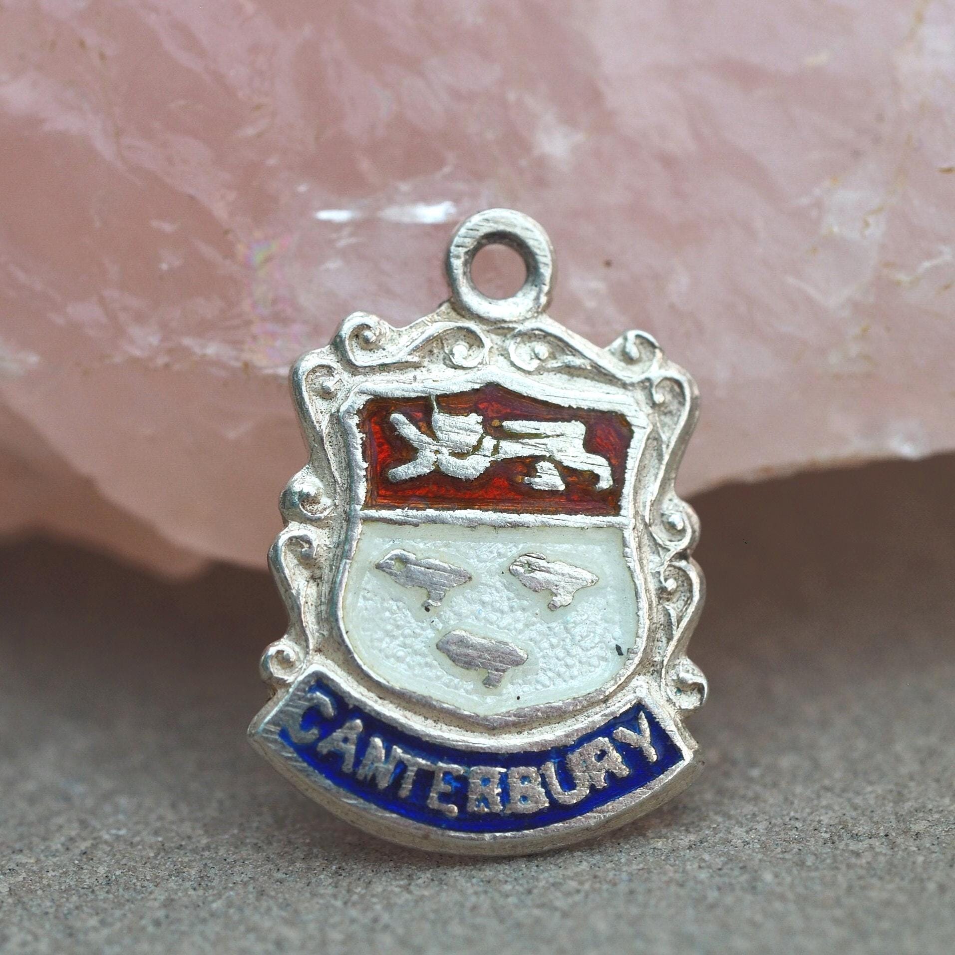 Charme Vintage En Argent Sterling 925 émaillé - Bouclier Canterbury - Poids 1,5g, Longueur 1,8cm - HMK - Occasion