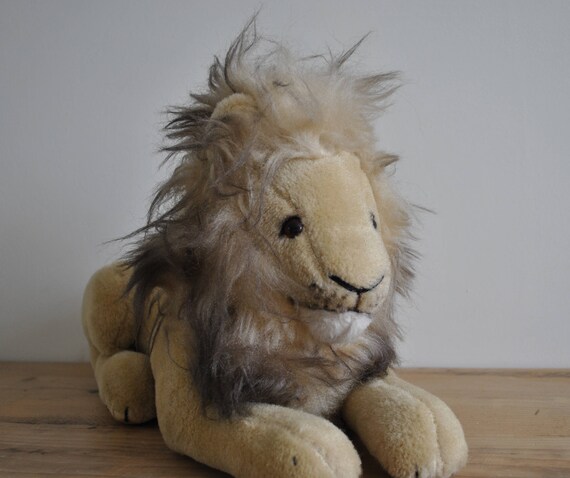 merrythought lion