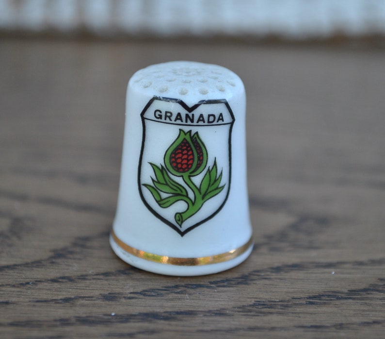 Vintage china thimble Granada Souvenir Spain