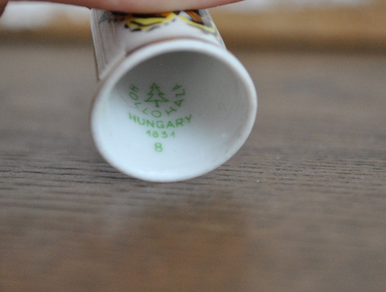Butterfly Wildlife Nature Vintage china thimble