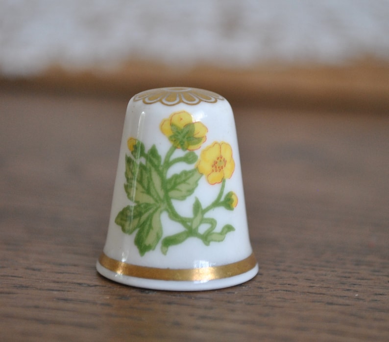 Spode Vintage china thimble Yellow flowers