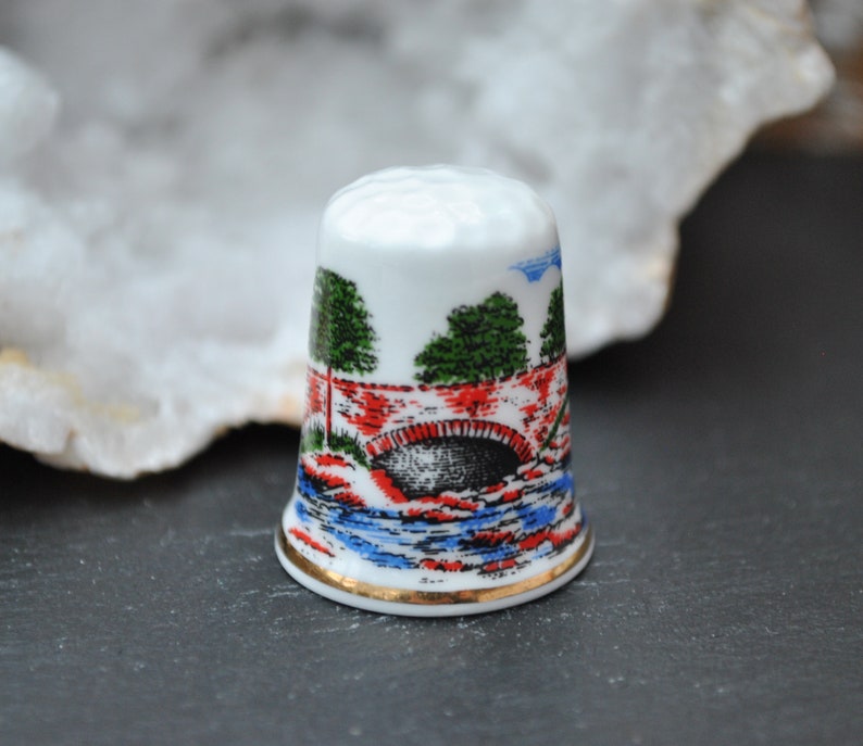 Scotland Vintage china thimble Killin Holiday Souvenir