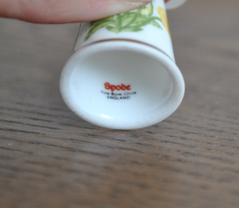 Spode Vintage china thimble Yellow flowers