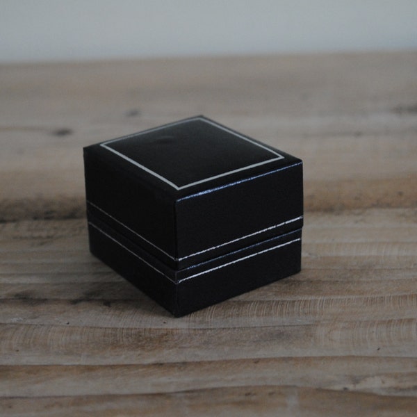 Vintage jewellery storage box - Black