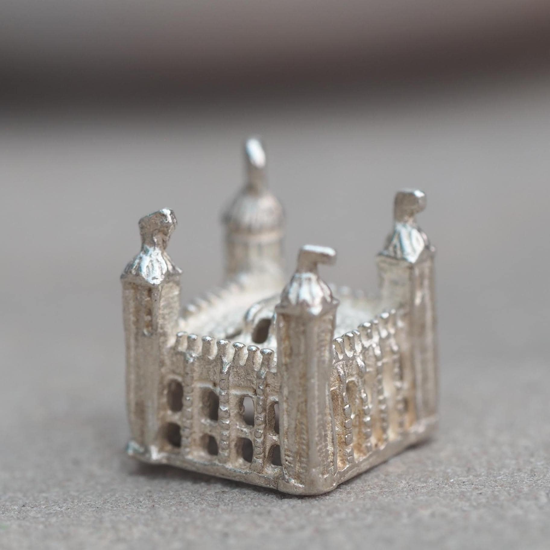 ロンドンで見つけたシルバー3本 ロンドン塔のヴィンテージシルバーチャームランドマークお土産 - Etsy 日本
