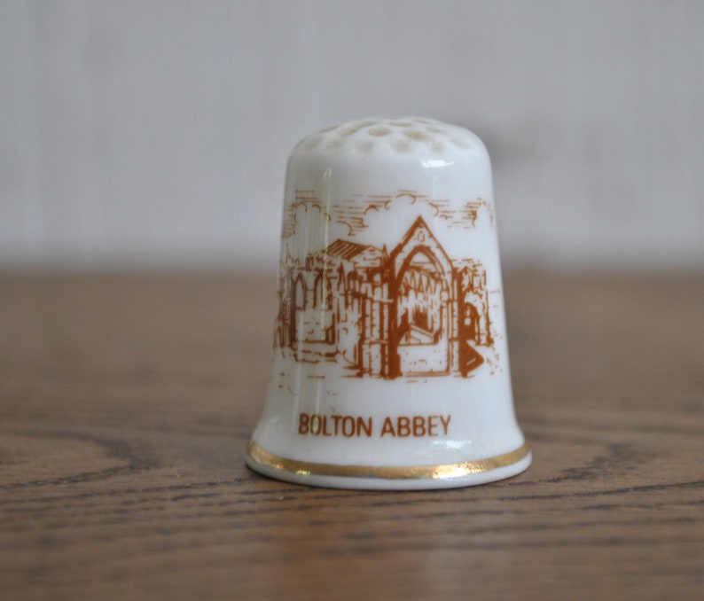 Vintage china thimble Bolton Abbey Holiday souvenir