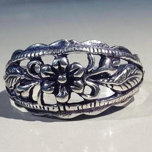 Vintage Floral 925 Sterling Silver Ring: Adjustable Boho Leaf Design Jewelry