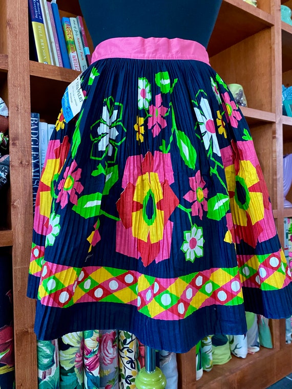 50's Hawaiian Flower POWER Vintage Apron w/ TAGS Fabric Kitchen Linen