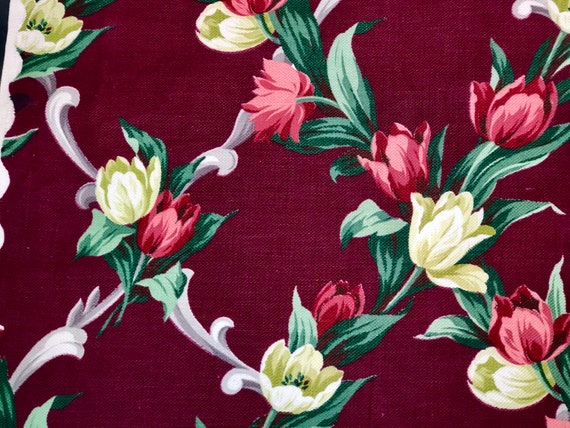 2.5YDS Cottage Tulips Lattice on Burgundy Barkcloth Vintage Fabric for Upholstery Home Decor Pillows