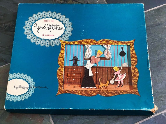 Peggy of Calfornia 50's Boxed Set Vintage Day of the Week Napkins Unused Souvenir Kitsch