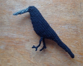 Knitted crow