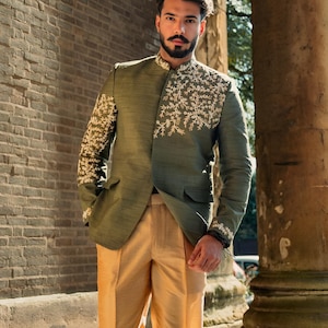Jeeva Fashions New Stylish Partywear Formal Green Embroidered Bandhgala Jodhpuri Coat Pant Suit For Men.