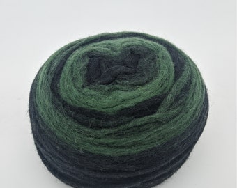 Self-Striping Chunky Wool Pencil Roving for Spinning, Felting, Knitting, Black and Green