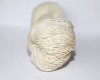 KAUNI Undyed Wool Yarn, Worsted Weight 8/3  3ply, 100% wool Natural White