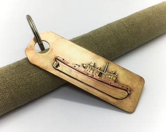 Llavero de remolcador de latón y cobre hecho a mano: regalo náutico
