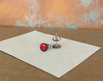 Pequeños pendientes de botón de color rojo llama, círculos de esmalte de 1/4"