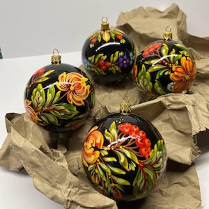 Set of 4 Christmas baubles | Hand-Painted Ukrainian Christmas Ornament | 8cm Petrykivka Tree Ball | Unbreakable Plastic Holiday Decor