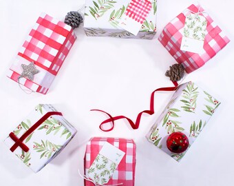 Holiday Leaves and Berries Gift Wrap