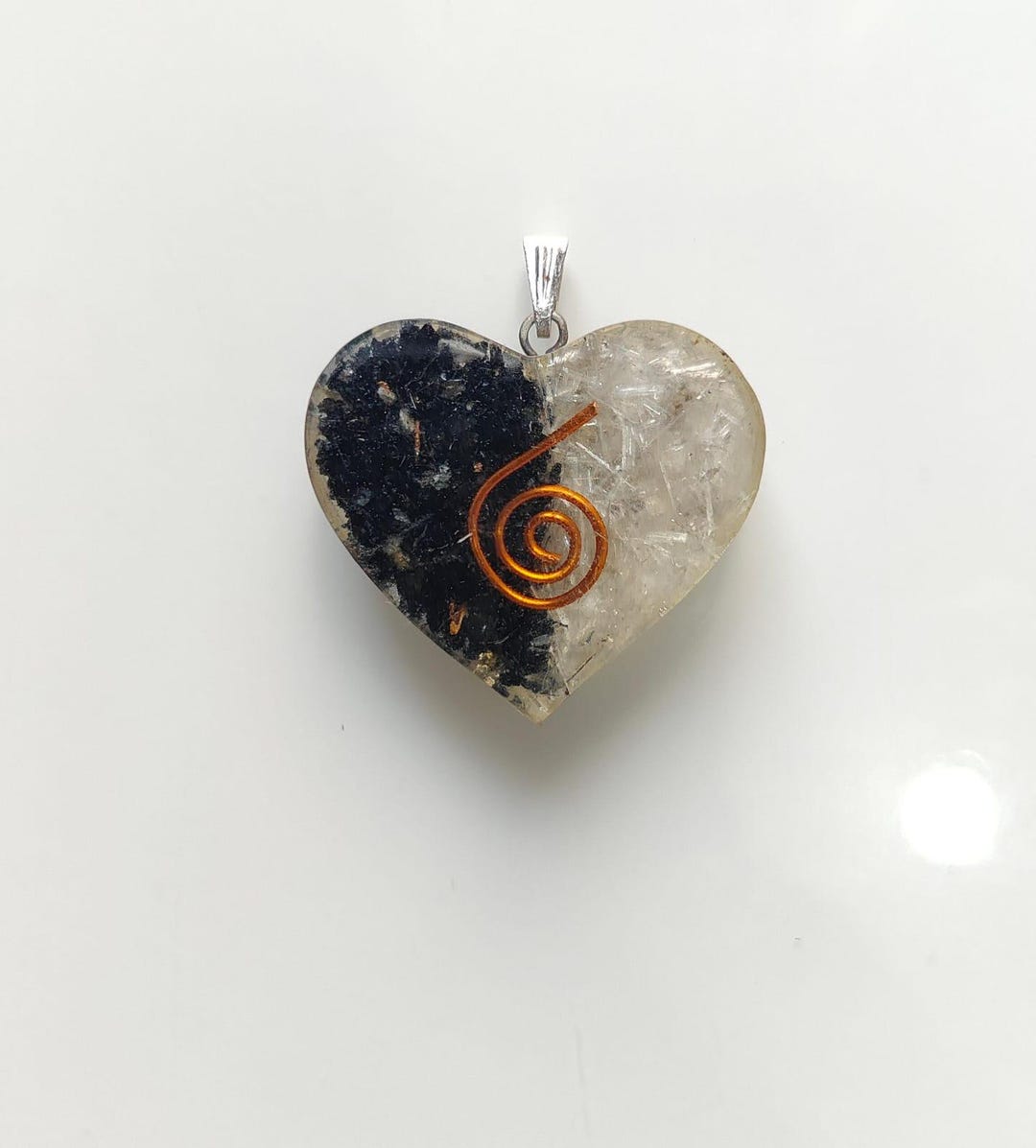Orgone Heart Pendant With Selenite & Black Tourmaline – Energy Protection Necklace, Reiki Healing Heart-shaped Pendant - Etsy Japan
