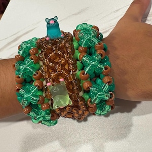 Spinning Piggies in Mud| Handmade Kandi Bead Bracelet| 3D Kandi Art