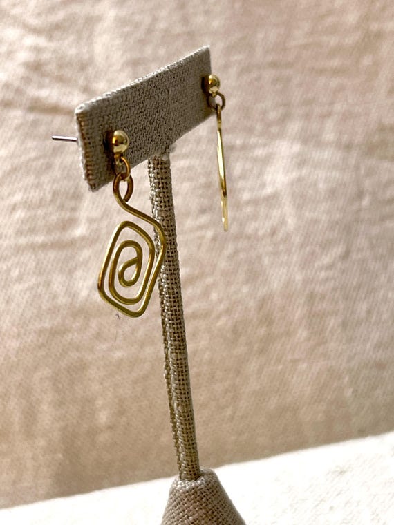 Gold Square, Flat, Hypnotic Wire Wrap Dangle Post… - image 3