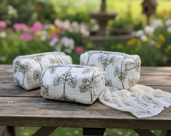 Estuche de maquillaje de algodón con rayas blancas y estampado a mano