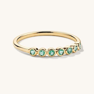 Round Shape Lab Emerald Eternity Ring In 14k Gold Emerald Wedding Ring For Women Bridal Promise Ring Anniversary Gift Green Gemstone Ring