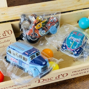Vintage Meiji x Kitahara Kollektion Vol. 3 Blechspielzeug-Miniaturen – 3er-Set: New Yorker Bus, Militärpolizei, Fahrrad – Retro-Sammlerstück aus Japan – Ungeöffnet