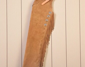 Handgemaakte suède westernchaps: rodeo-cowboychaps met franje en concho