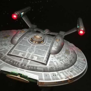 Bandai Star Trek Enterprise NX-01 Model Kit assembled & illuminated